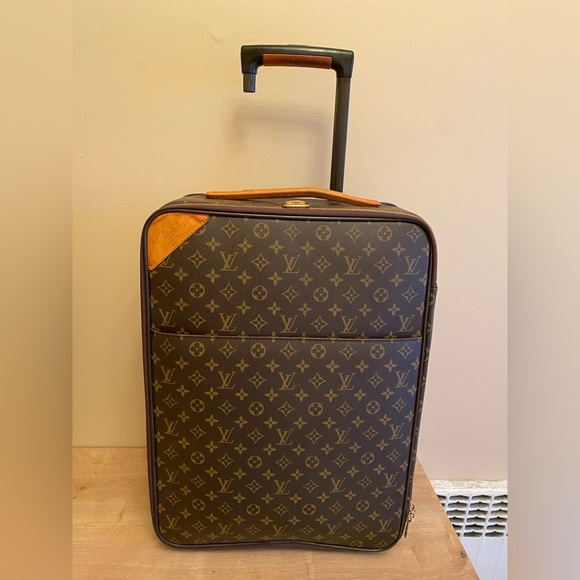 Authentic Louis Vuitton pegase 50 monogram carry on suitcase - Picture 1 of 8
